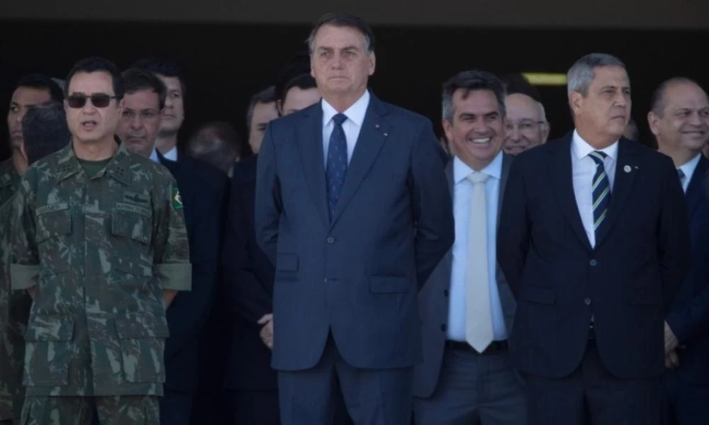 Επίδειξη ισχύος από τον Μπολσονάρου με μια πρωτόγνωρη στρατιωτική παρέλαση